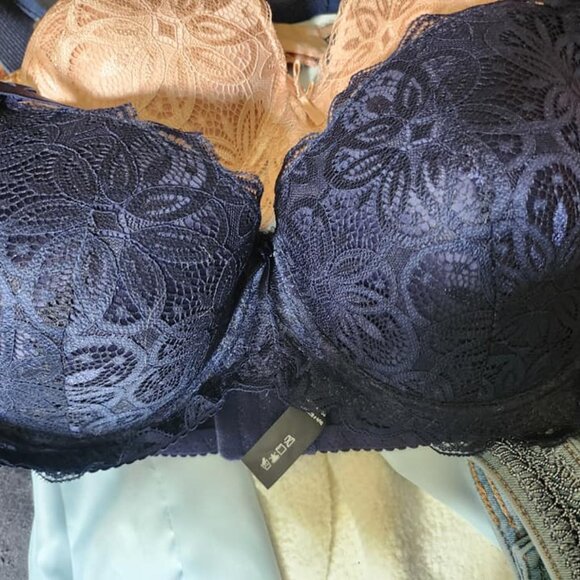 RENE ROFE SET OF 2 LIGHTLY PADDED UNDERWIRE LACE BRAS 40D ~ NWT - Picture 1 of 4